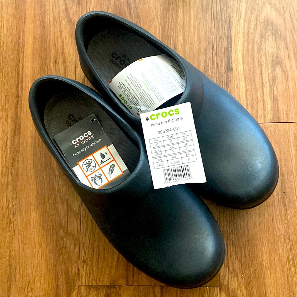 NWT black Crocs